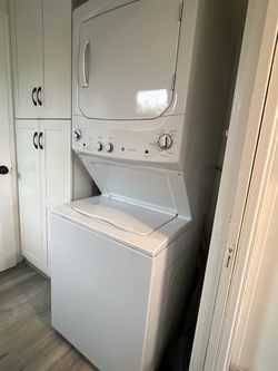 GE Stacked Washer Dryer Unit