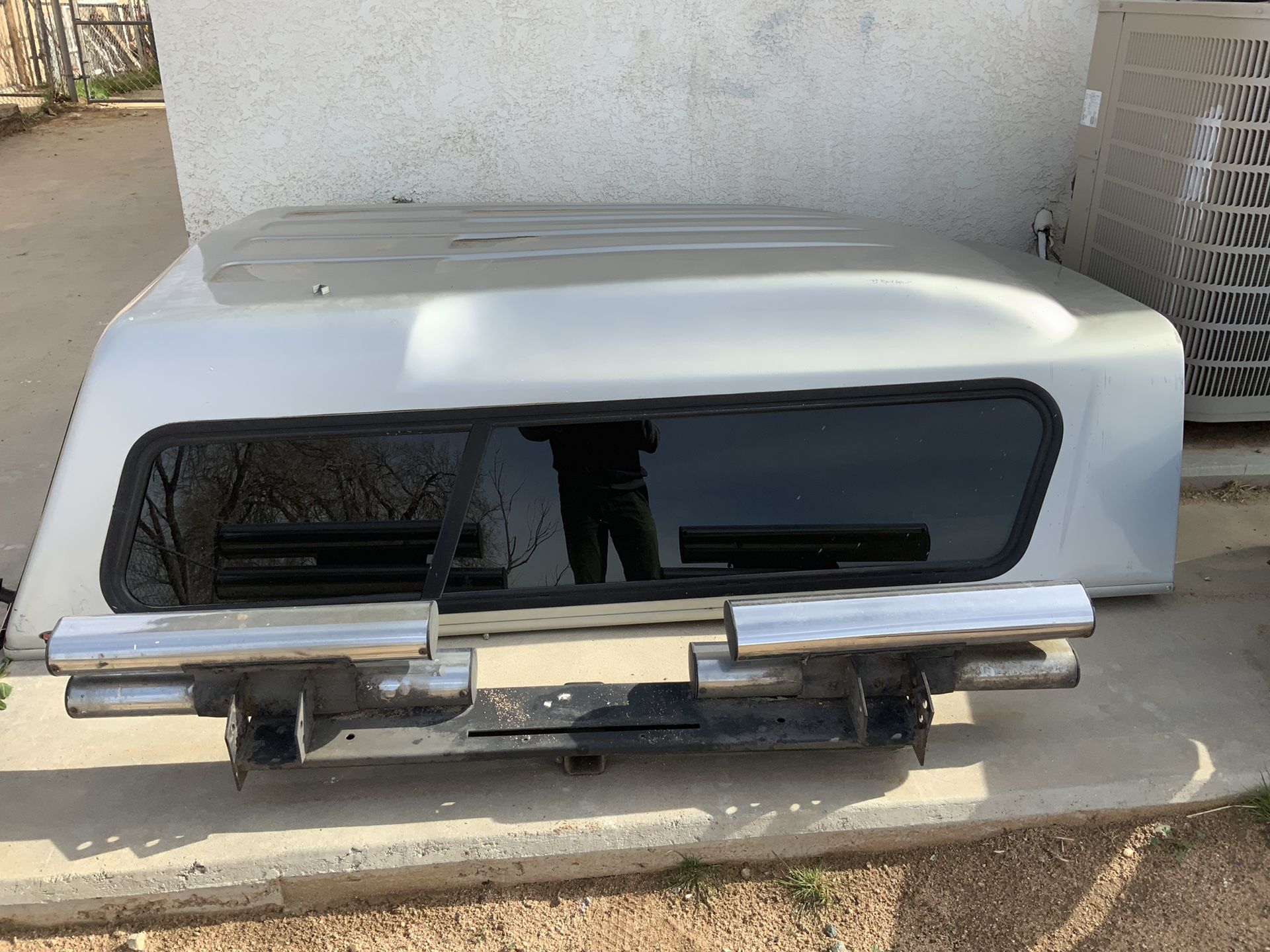 1983 Toyota pickup 4x4 long bed camper\shell with key