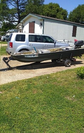 BOAT & TRAILER