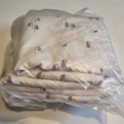 IKEA GULDVÄVARE duvet cover and one pillowcase set designed for a crib