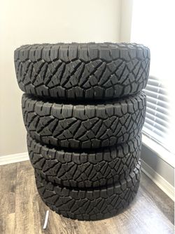 265/70R18 - Set of 4 Like New Nitto Ridge Grappler Tires