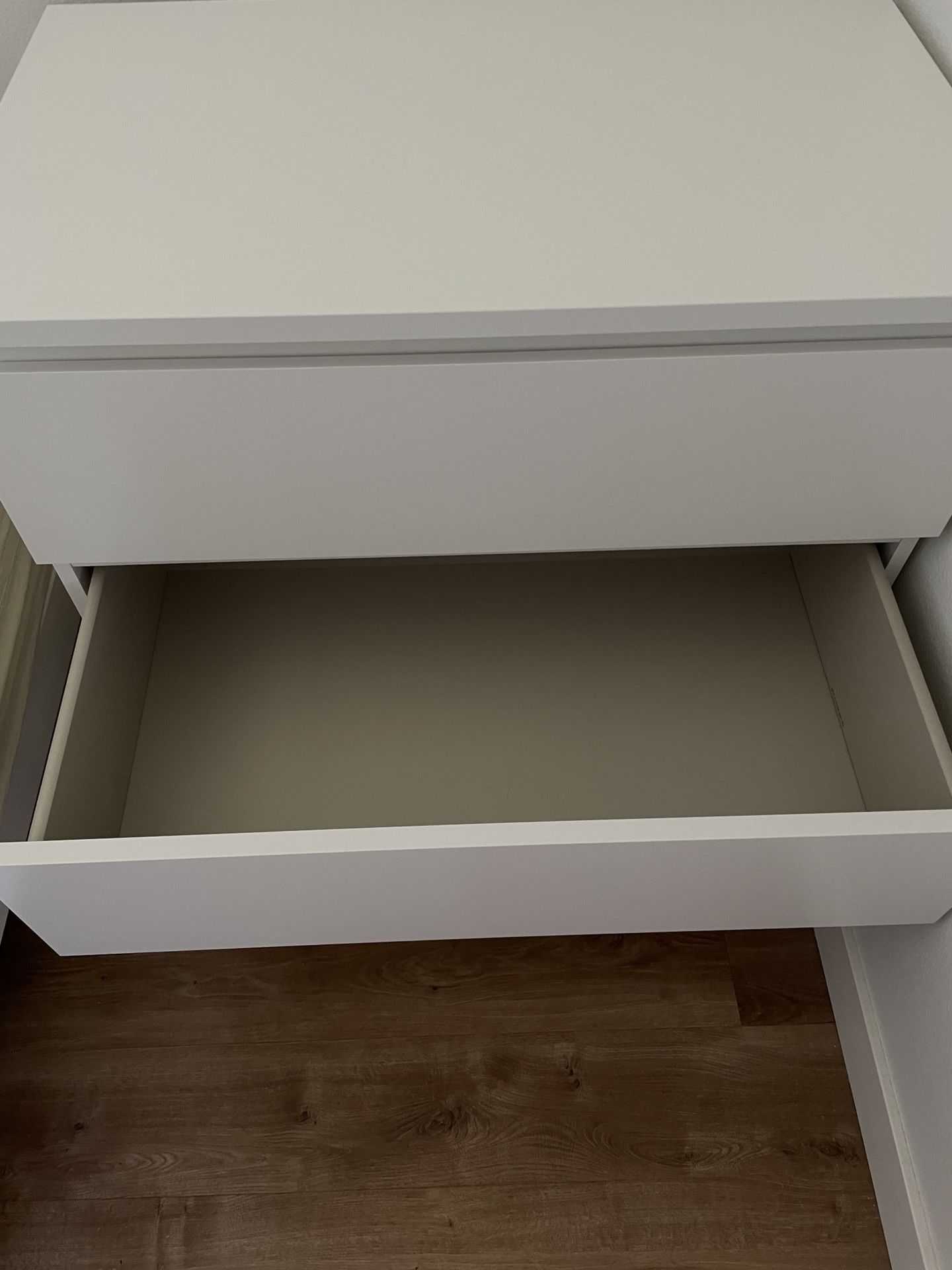 IKEA MALM 3 Drawer Dresser White for Sale in Seattle, WA OfferUp