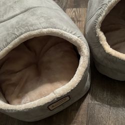 New Armarkat Cat Bed or Small Dog Bed 