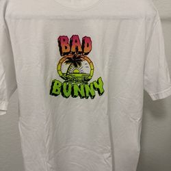 Brand New Bad Bunny 2022 Worlds Hottest Tour / Un Verano Sin Ti Shirt Size M