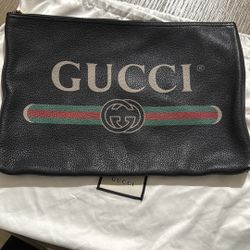 Gucci pouch 
