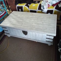 Coffee Table/ Tv Tray/ Hope Chest 