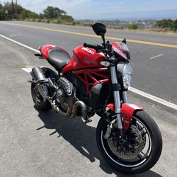 2015 821 Ducati Monster 