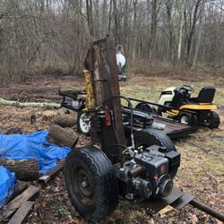 Log Spitter Extremely Heavy Duty , Very & Horizontally, On Trailer , Newer Tachy