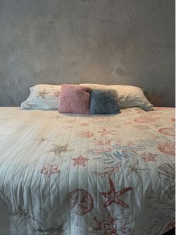 Coastal Quilted Bedspread with Pillow Shams
