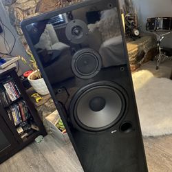 Set Of Two Yamaha Speakers 