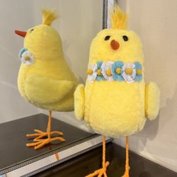 EASTER DECOR YELLOW BIRD BLUE FLOWER NECKLACE FIGURINE 17IN