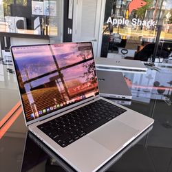 Apple 14” 2023 MacBook Pro M2 Pro Chip 32GB Ram 512SSD 100%Battery! 90 day warranty!