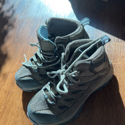 BRAND NEW! Columbia Hiking Boots 