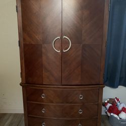 Armoire - Wood