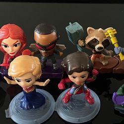 McDonald's  The MARVELS 12 Piece Happy Meal Set