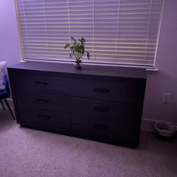 Spacious Dresser (Gray Wood) 