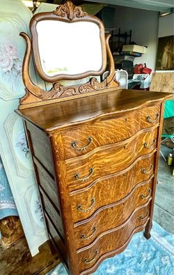 Antique American Tiger Oak Serpentine Chest with Mirror Top 1880s