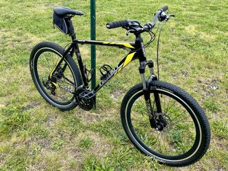 Giant ATX Mens Mountain Bike (Size XL)