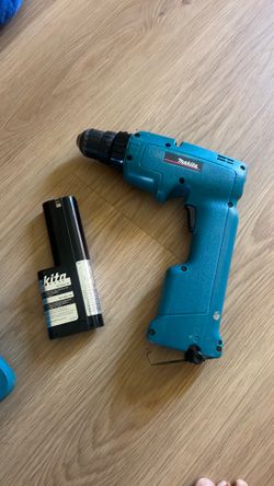 Makita 6011D Cordless Drill Driver,1x 12V Battery, Carry Case