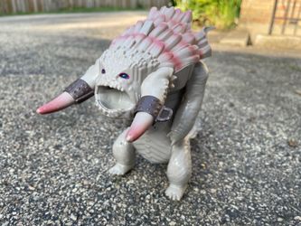 Roaring 9x13” Spin Masters How To train Your Dragon - Bewilderbeast