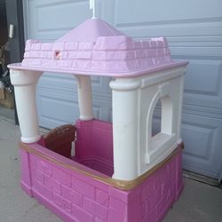 Step2 Castle Princess Playhouse