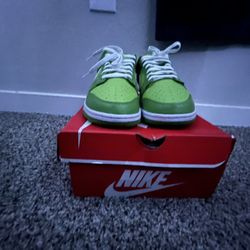 Men’s Nike dunk Low “Chlorophyll”