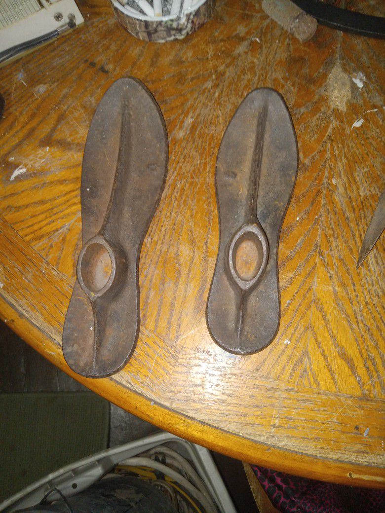 Antique Vintage Cast Iron Metal Cobbler Shoe Form 