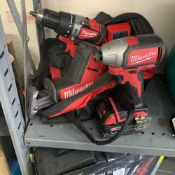 Milwaukee Drill Set