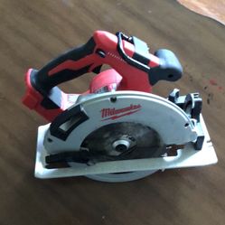 Milwaukee M18 Brushless Circular Saw 