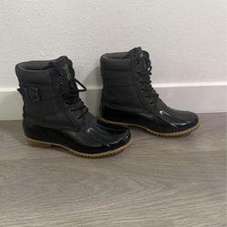 Women’s Duck Boots Size 8M
