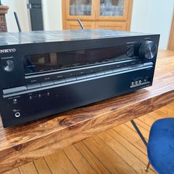 Onkyo txnr545 A/V receiver