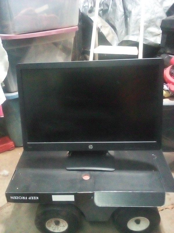 18 in HP Monitor Color 