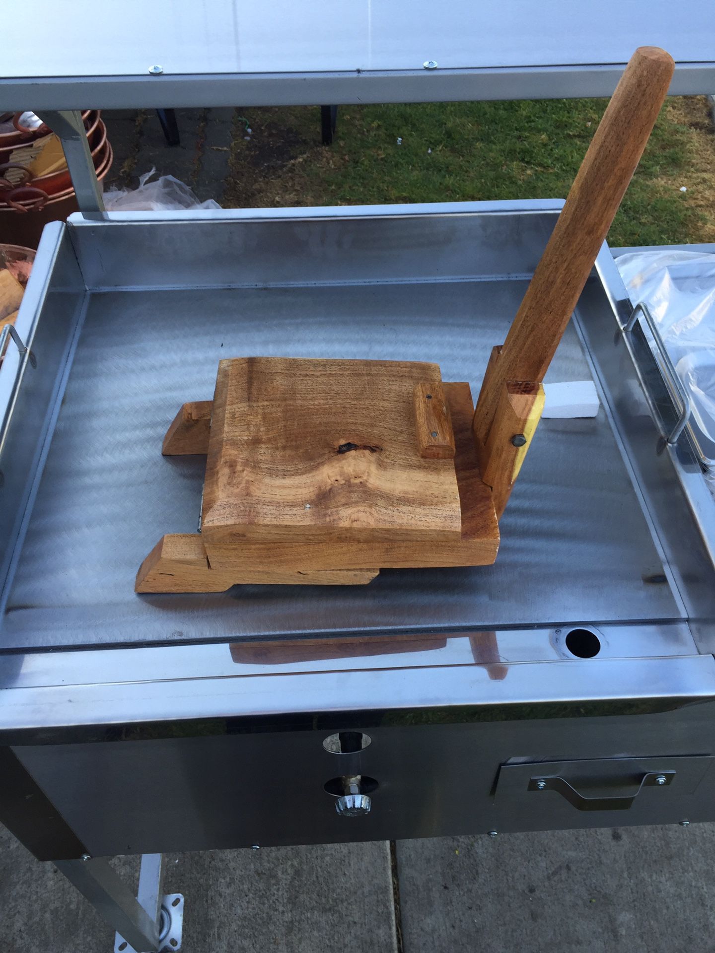 Máquinas para hacer tortillas, comales, carritospara tacos y mas..