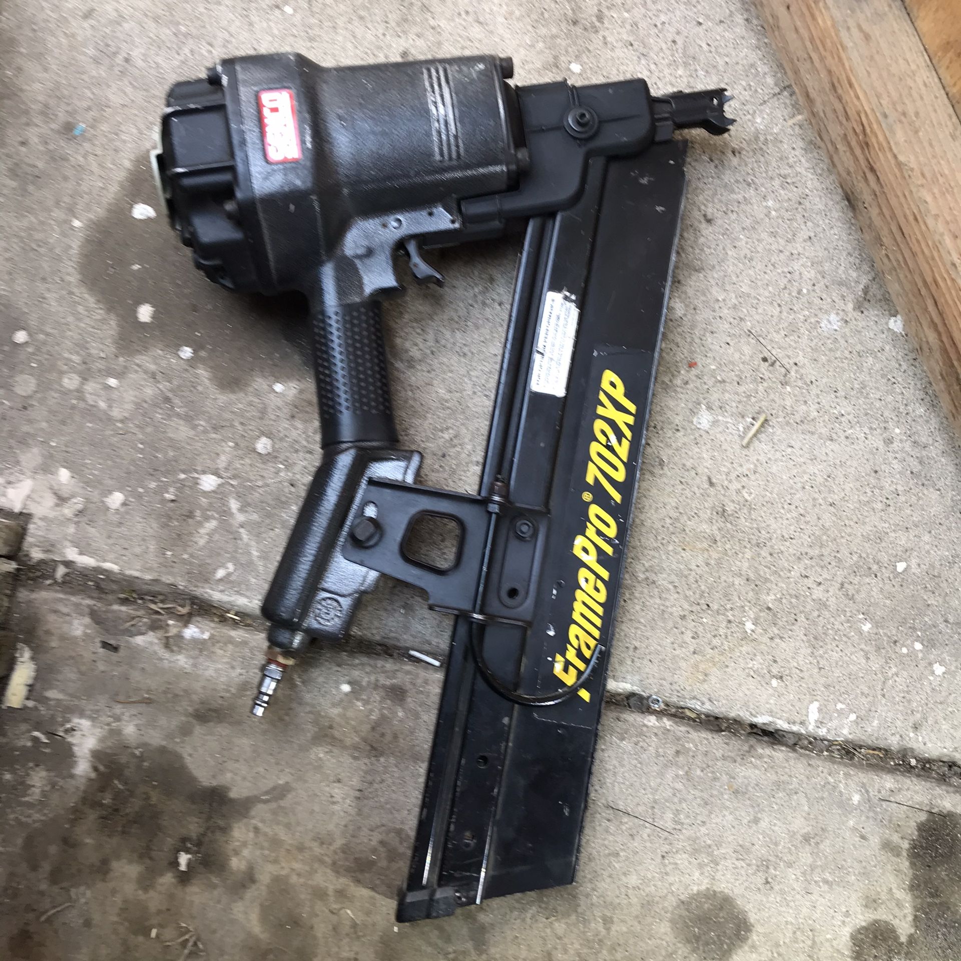 Senco FramePro 702XP Round Head Framing Nailer, 2" to 3-1/2"