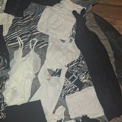 Lot Of 32 Size Sm- Med Brand Name Summer Clothes