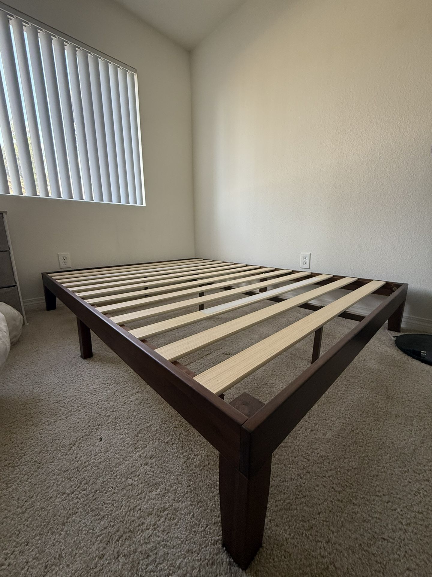 Queen Size Platform Bed Frame (Espresso)