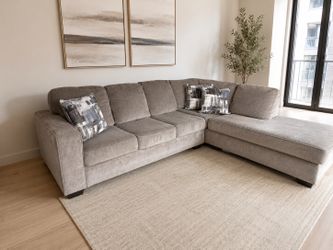 Large Gray Sectional Sofa 🛋️ Clean • Cozy • Delivery Available