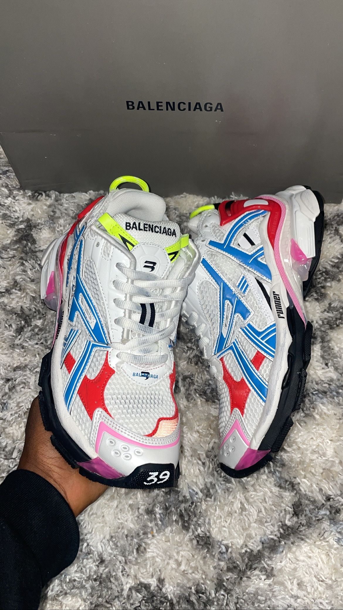 WOMEN'S RUNNER SNEAKER IN WHITE