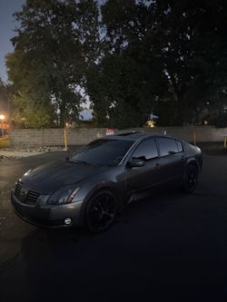2004 Nissan maxima 3.5 SE