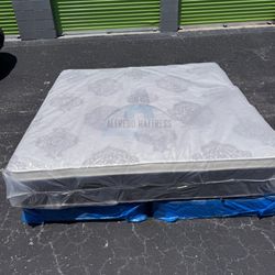 King mattress pillow top and box spring set (2pc - brand new) 