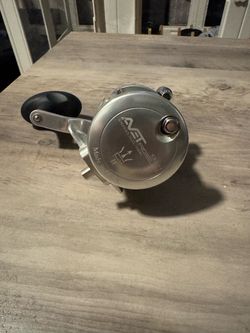 Lefty Avet SX 5:3.1 like new conventional salt water fishing reel