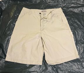 Men’s Shorts Size 34 - Tan Color High Sierra 100% Cotton Utility Shorts. In Very Good Condition.