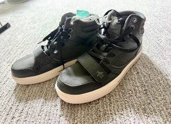 Boys/girl new black ankle shoes size 3