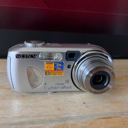 Sony Cybershot DSC-P73 Digital Camera