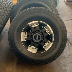 17" 0ff Road 8 Lug