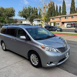 2011 Toyota Sienna