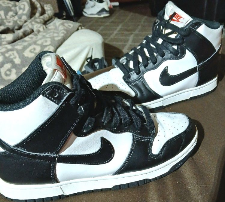Nike Size 9y LIKE NEW 20$