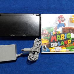 Nintendo 3DS With Charger And Game.  Works 