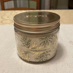 Bellevue Luxury Candle - BRAND NEW