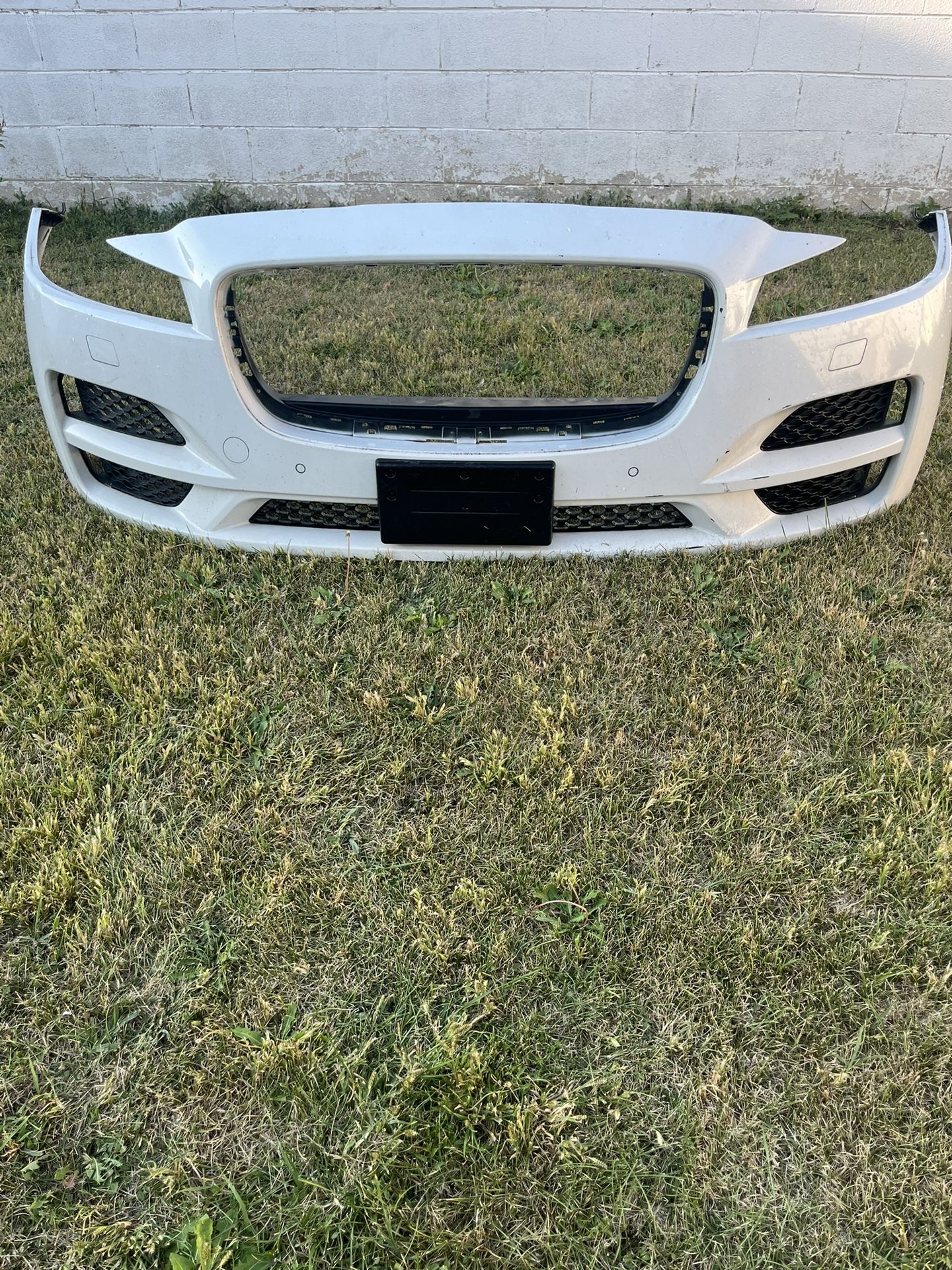 2017-2020 Jaguar F-Pace Front Bumper